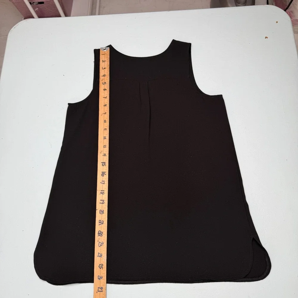 Womens Black Vneck Lightweight Blouse  Crepe layering normcore Basic Sz Medium - Picture 3 of 7